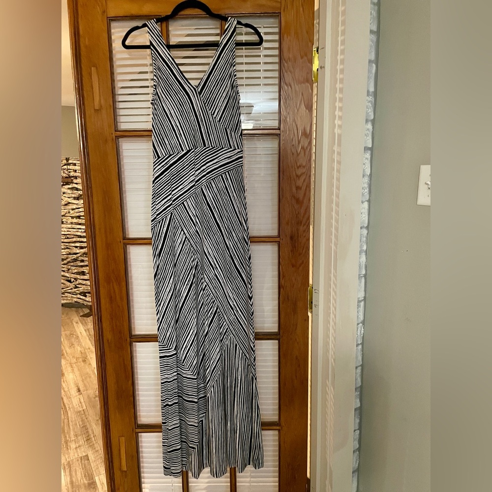 Tommy Bahama Dress. Worn once - a beautiful and durable piece to wear anywhere!